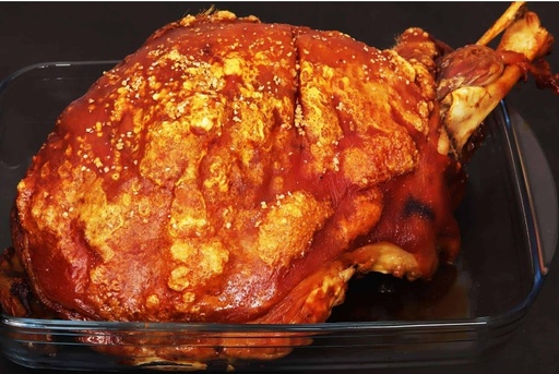 Pierna de cerdo asada (14-16lbs) + 1 caja de cerveza importada 24 unidades